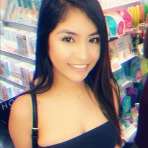 Meet your Posher, Yasmine